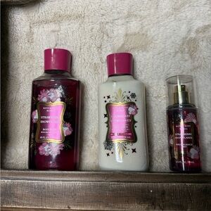 Bath & Body Works Strawberry Snowflakes Collection - Pink and White